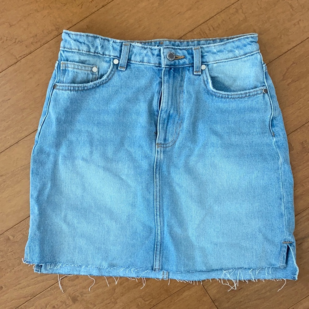 H&M denim skirt (size 8)